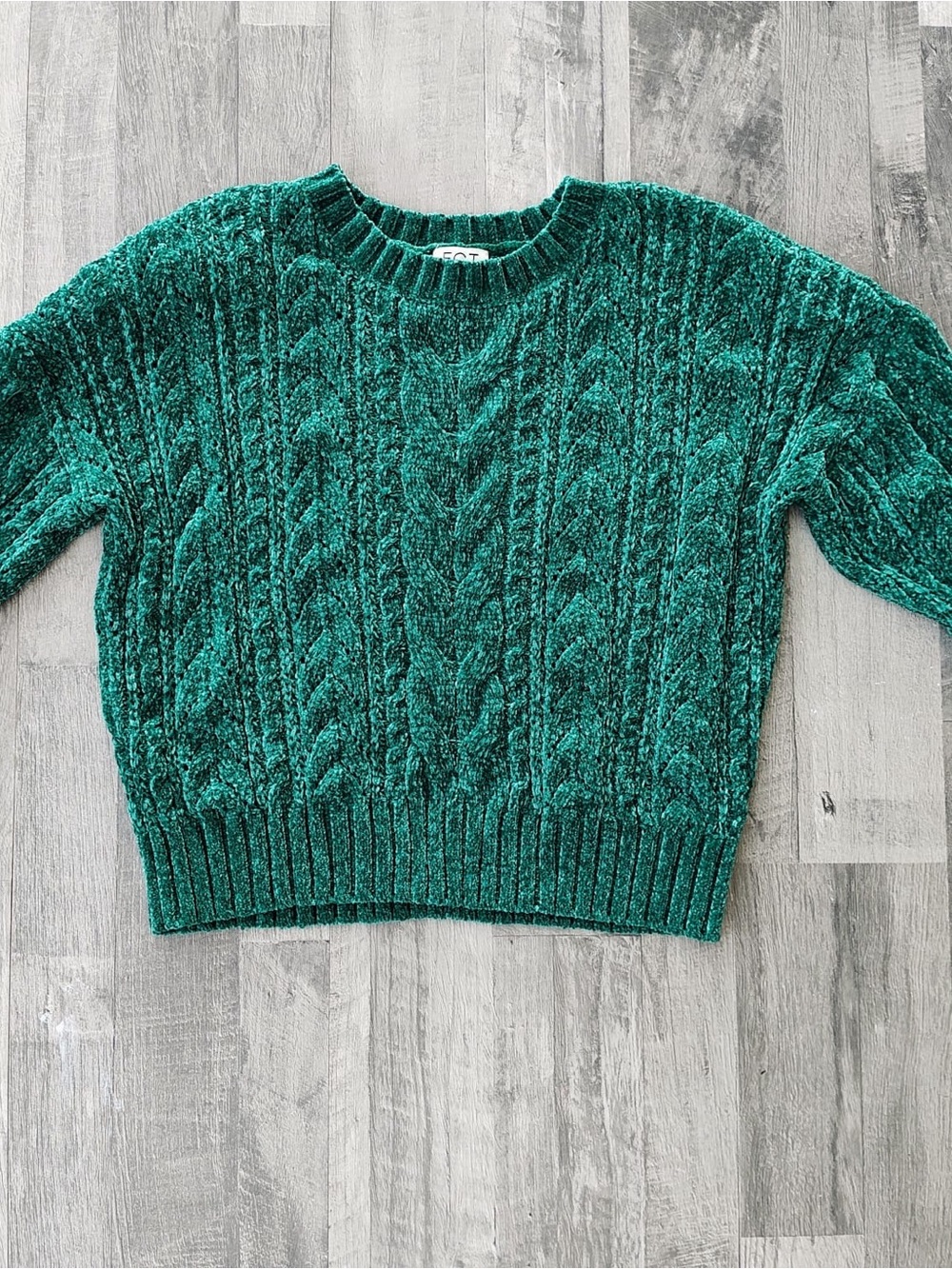 Cozy Green Cable-Knit Crew Sweater